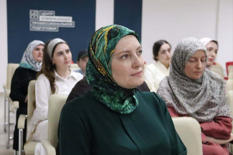 В ЦОПП (ГБПОУ КСИБ) отметили лучших педагогов-навигаторов Республики Ингушетия в рамках единой модели профориентации «Билет в будущее». Фото 3