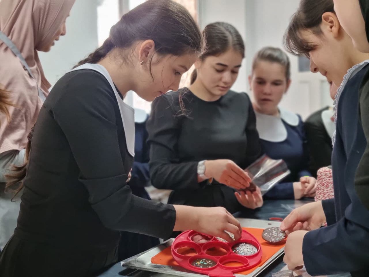 В КСИБ прошла профориентационная проба по направлению «Повар-кондитер». Фото 4