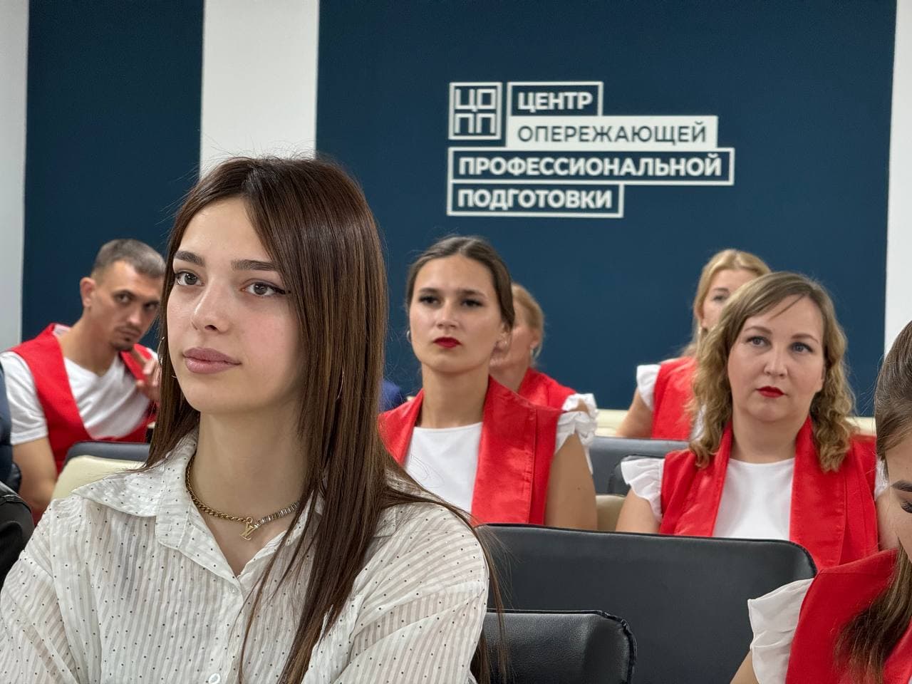 Искусство жестового пения: Мастер-класс от Пермского народного ансамбля «Поющие руки». Фото 3